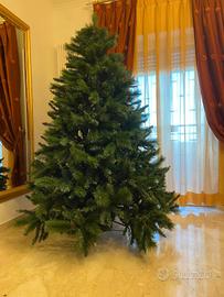 Albero di natale in buone condizioni
