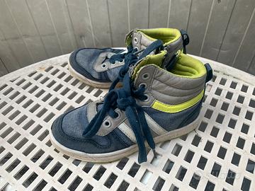 Scarpe o sandali bimbo