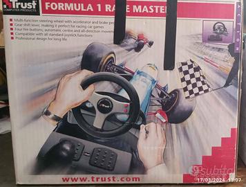 Volante + pedaliera per PC