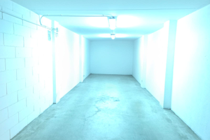 Box doppio di circa 32mq in zona centrale