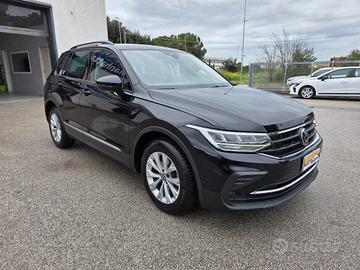 VOLKSWAGEN Tiguan 2.0 TDI 150 CV SCR DSG Life
