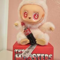 Labubu edizione Coca-Cola