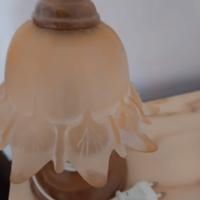 lampadario più lampada da comodino 