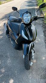 Piaggio Beverly 350 Sport Touring