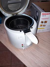 friggitrice ad olio con coperchio 