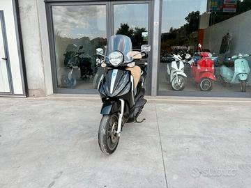 Piaggio Beverly 300 Tourer