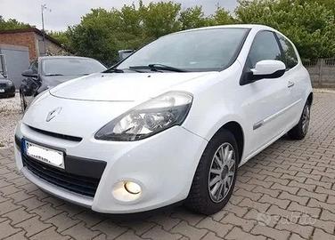 Clio 3serie 1.2 faro sx e pistoni portellone