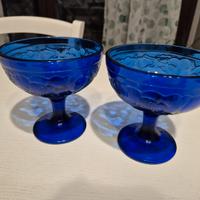 Coppe di vetro blu