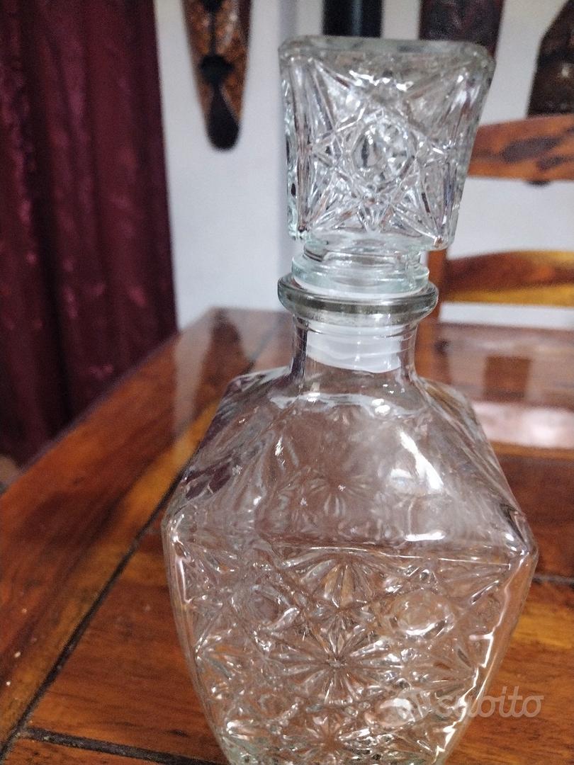 decanter in vetro pressato con motivo diamont - Arredamento e ...