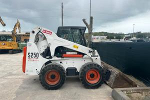 Bobcat S250 Mini pala gommata S250