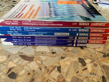 Libri di scienze per superiori