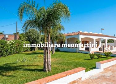 Villa indipendente con piscina e giardino Ognina
