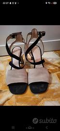 Sandali con tacco in camoscio nude e nero 