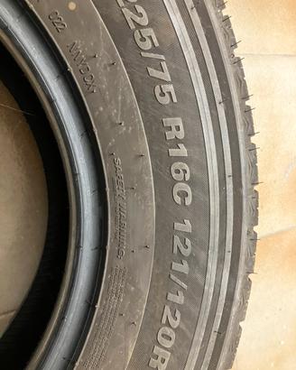 Coppia gomme 4  stagioni 225/75 R16