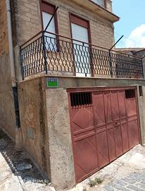 CASA INDIPENDENTE + GARAGE  AFFAREE...!!