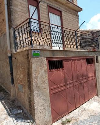 CASA INDIPENDENTE + GARAGE  AFFAREE...!!