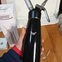 sifone per panna montata, spume, creme. Nuovo 
