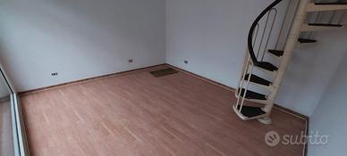 Terralba - Locale artigianale su due livelli