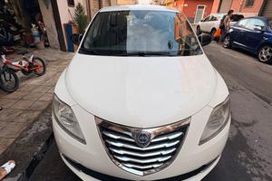 Lancia Y 2012