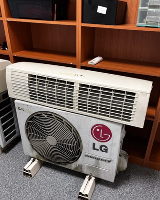 Condizionatore LG Inverter V 9000 BTU funzionante