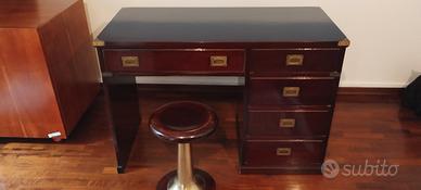tavolo e scrivania 