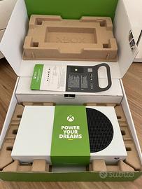 Xbox serie s +1 mese game pass omaggio