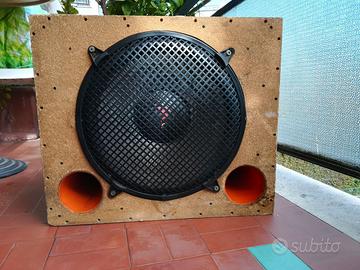 Subwoofer Hi-End in cassa bass reflex