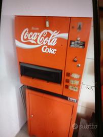 distributore  vintage per coca cola