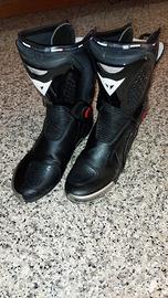 stivali moto dainese