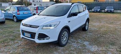 Ford Kuga 2.0 TDCI 150 CV S&S 4WD Powershift Titan