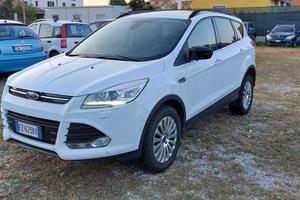 Ford Kuga 2.0 TDCI 150 CV S&S 4WD Powershift Titan
