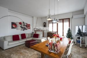 Lumoniso Quadrilocale con giardino privato e garag