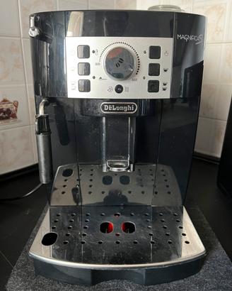 Macchina caffe De’Longhi Magnifica S