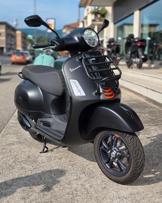 Piaggio Vespa 300 GTS hpe Super Sport