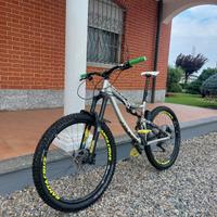 Mde carve 27.5 con freni Magura