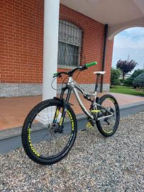 Mde carve 27.5 con freni Magura