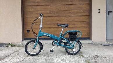 Bicicletta pieghevole a pedalata assistita Makita