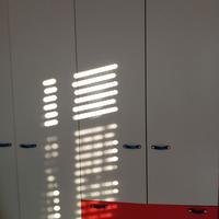 Scrivania+ mensole coordinate+ armadio