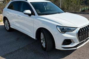 AUDI Q3 35 TDI S Tronic