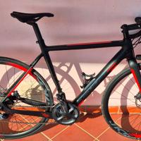 Bici corsa elettrica con 700 km