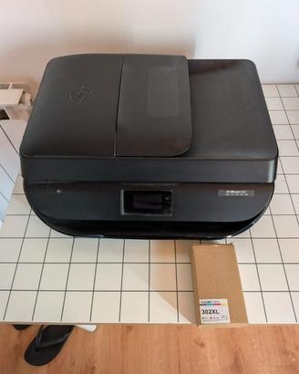 Stampante HP Officejet 4657 + Cartuccia 302XL