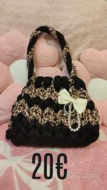 Borsa fatta a mano con filato marshmallow 