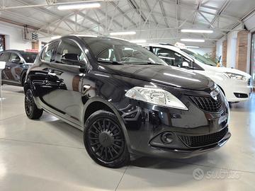 Lancia Ypsilon 1.0 FireFly 5 porte S&S Hybrid Silv