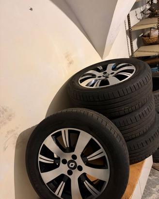 Cerchi in lega RENAULT con gomme estive 205/60-R16