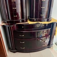 Armadio mogano 5 ante + mobili, comodini, poltrona