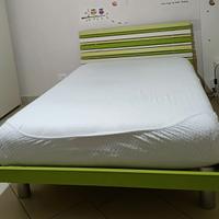 Letto in legno una piazza e mezza con rete e mater