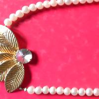 Collana di perle con pendente vintage