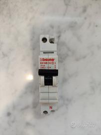 Interruttore BTicino E81NB/16 C16 - 1 Modulo DIN 