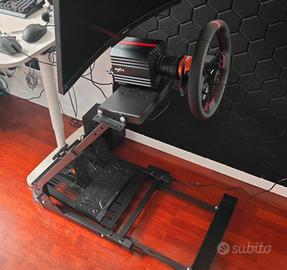 Stand da sim racing solido e ben tenuto