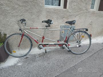 Bicicletta tandem 